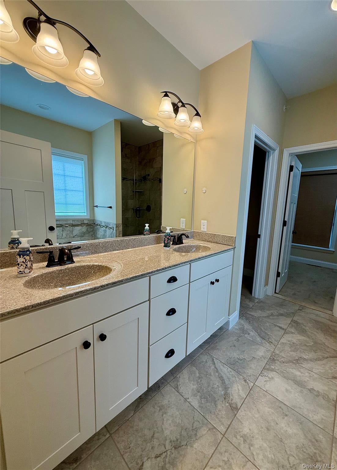 142 Lexington Lane thumbnail 19