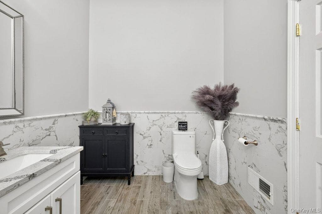 24 Bauer Avenue thumbnail 30