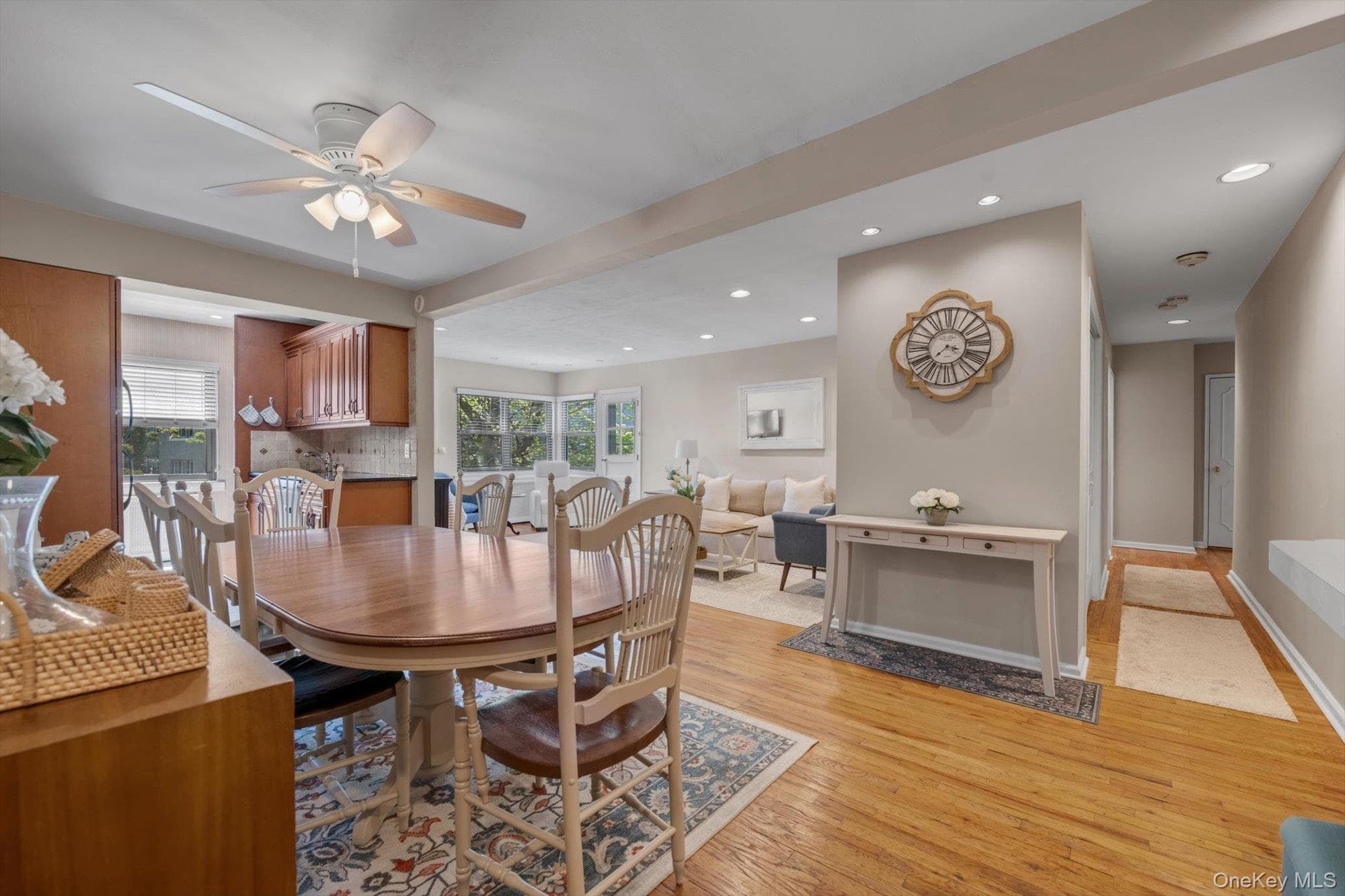 1195 E Broadway Unit: L23 thumbnail 3