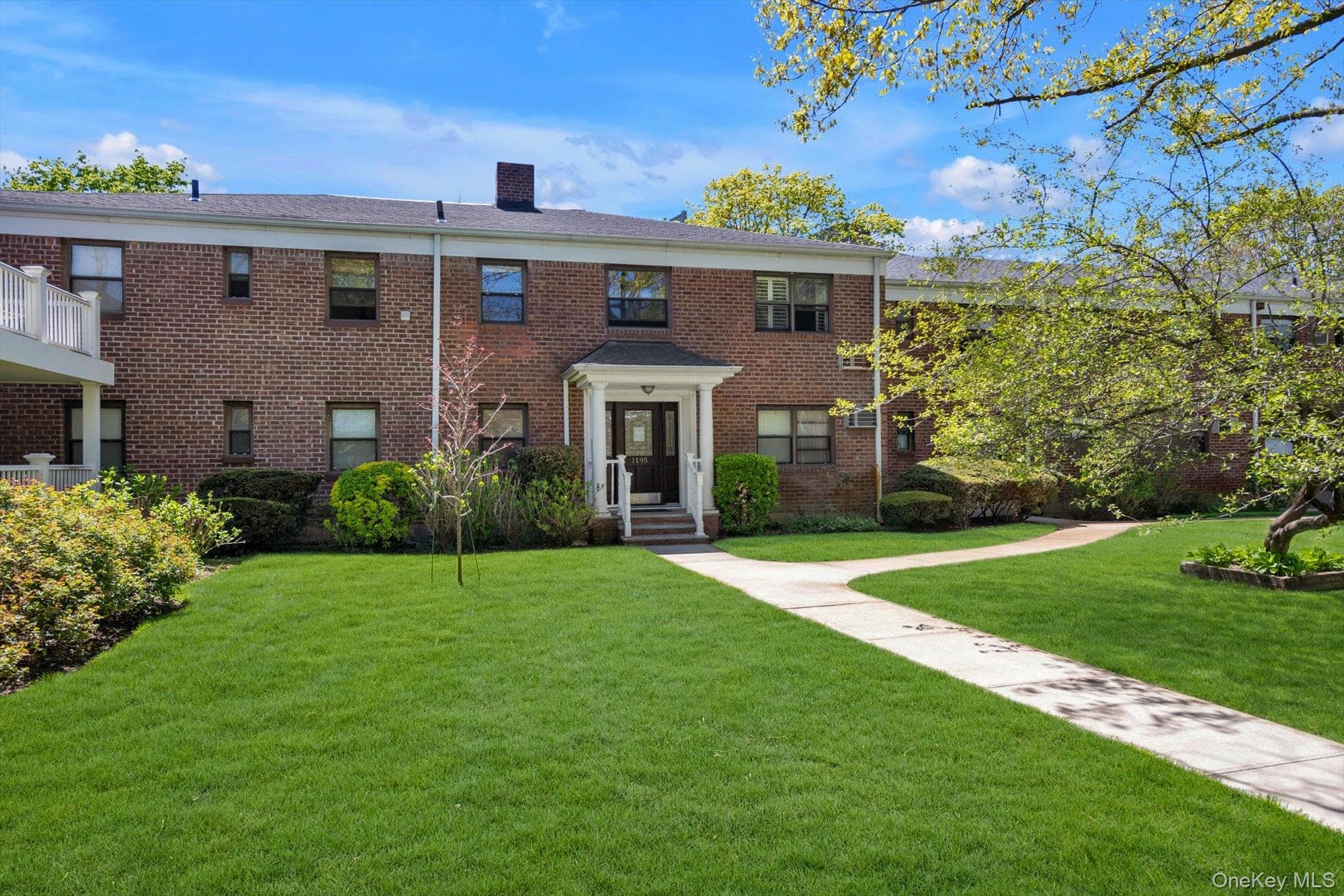 1195 E Broadway Unit: L23 thumbnail 2