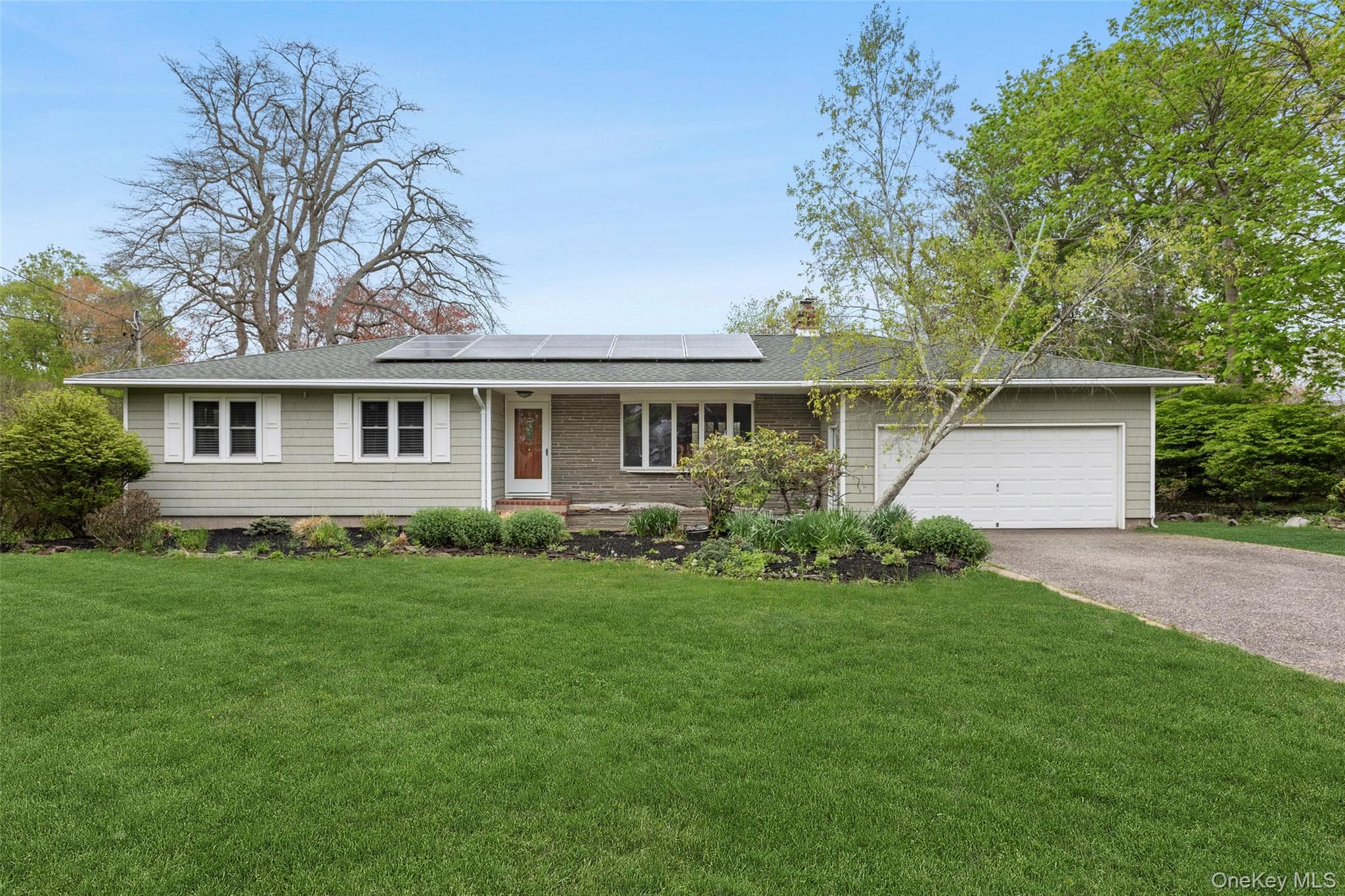 77 Evergreen Avenue photo 1