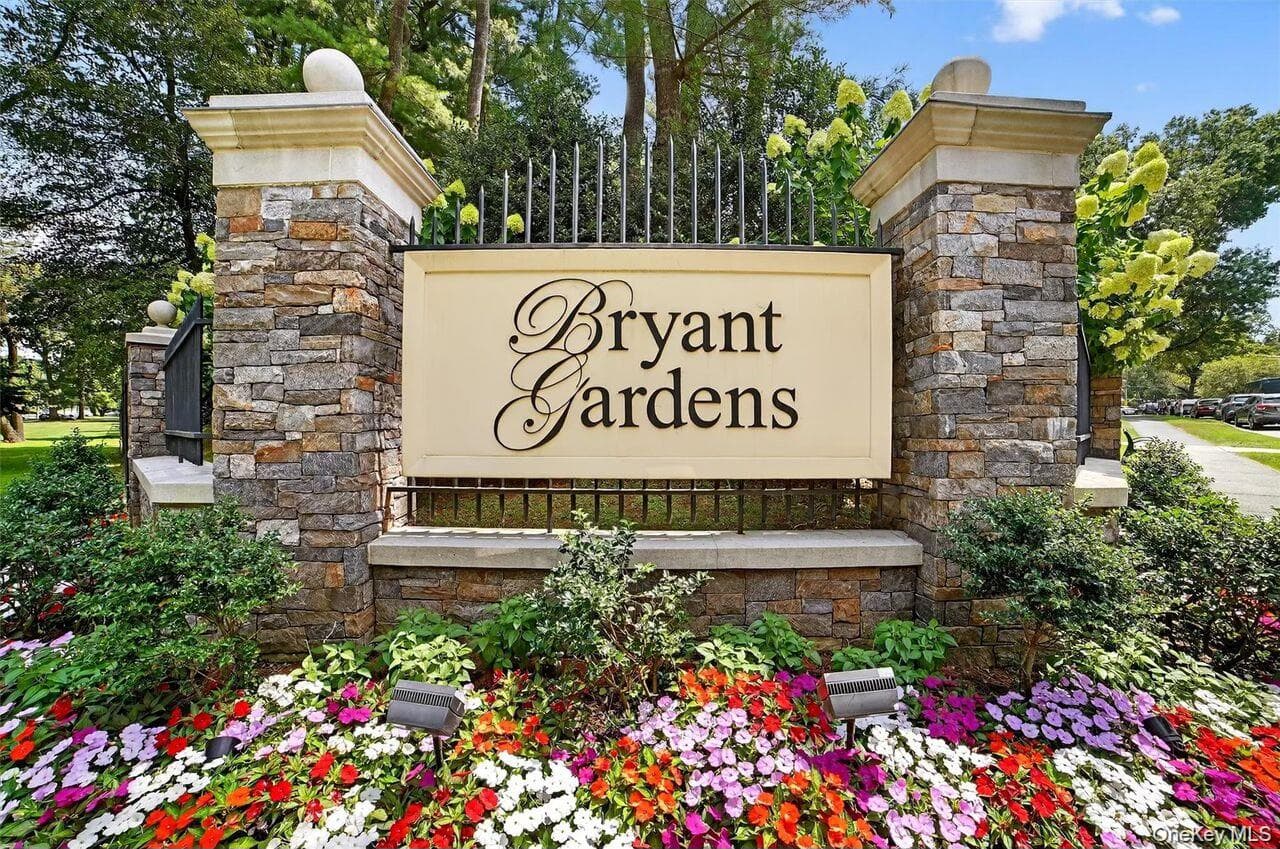 11 Bryant Crescent Unit: 2A, White Plains