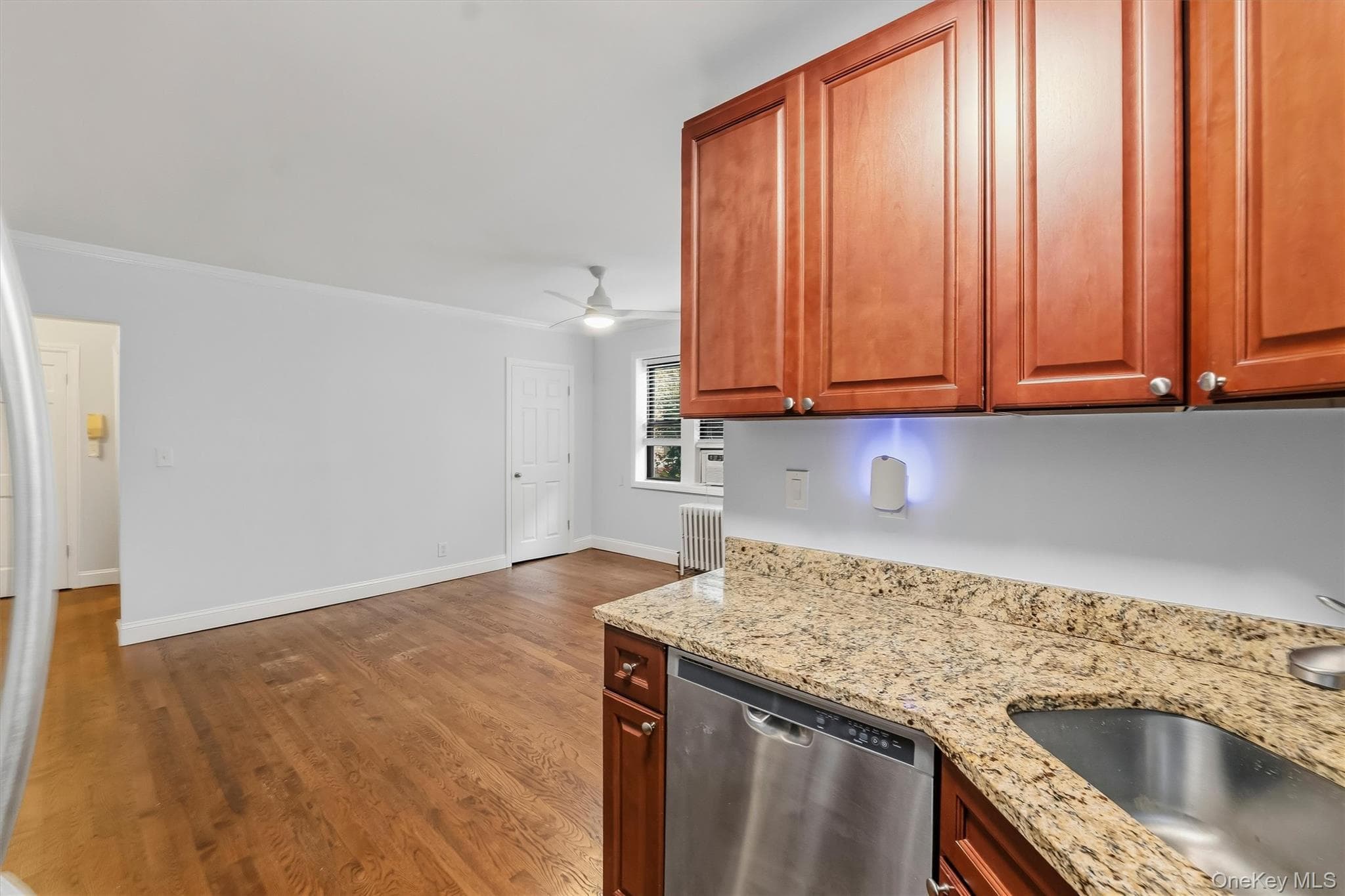 604 Tompkins AVE Unit: B15 thumbnail 9