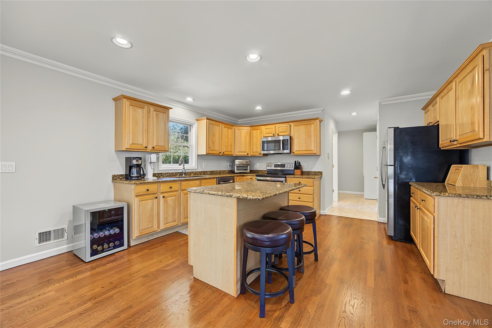 3868 Briarhill Street thumbnail 7