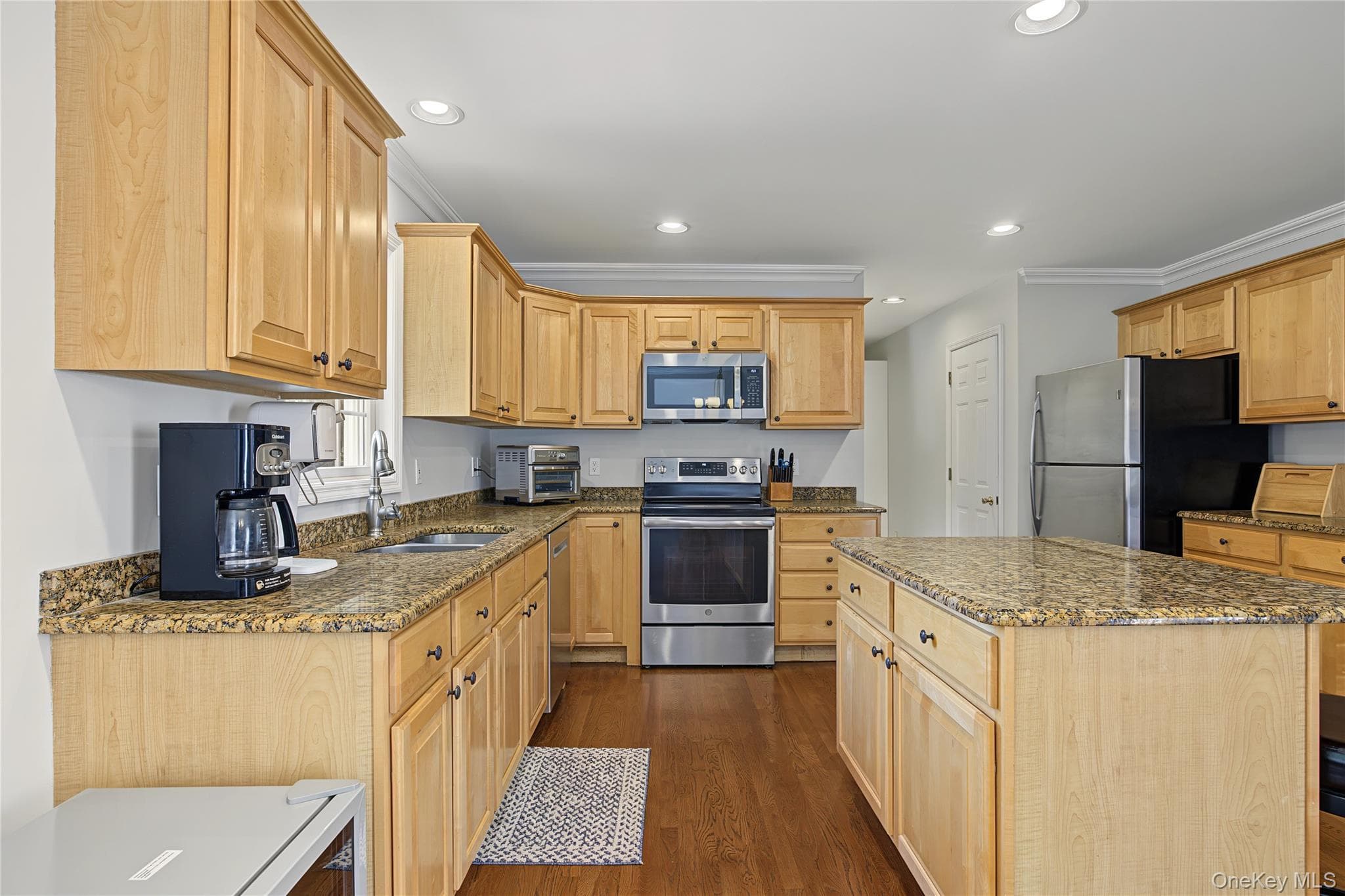 3868 Briarhill Street thumbnail 8