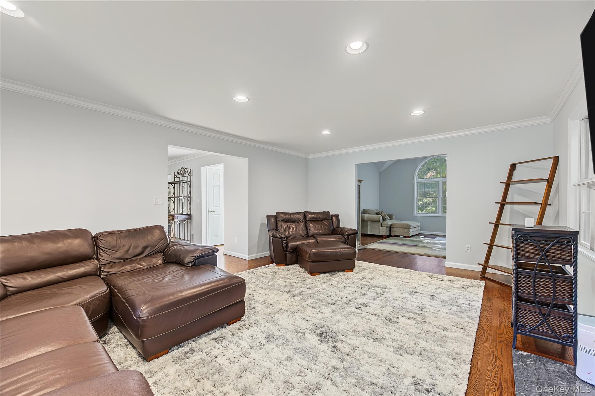 3868 Briarhill Street thumbnail 13