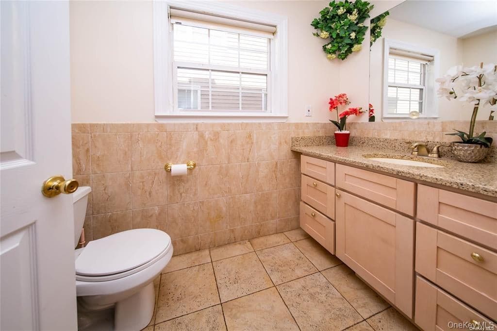 66 Maple Street Unit: A thumbnail 18