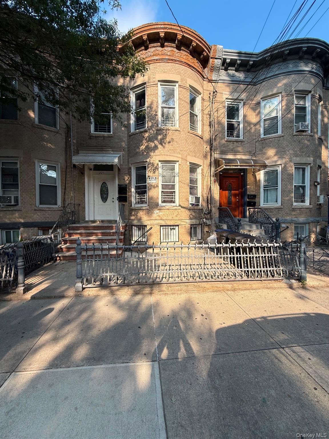 225 Grant Avenue photo 1