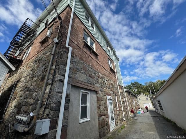 13 Mountain Avenue thumbnail 2