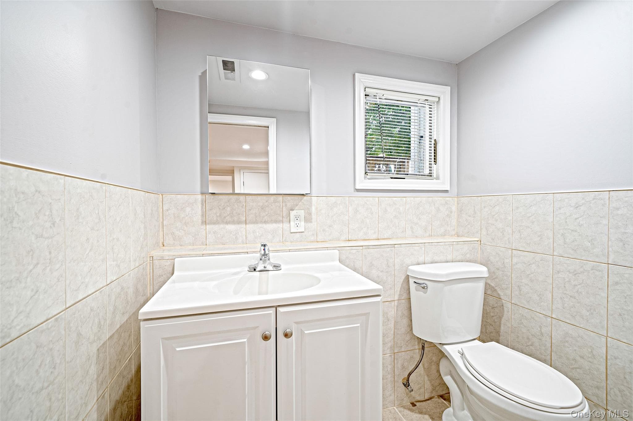 260 W 24th Street thumbnail 27