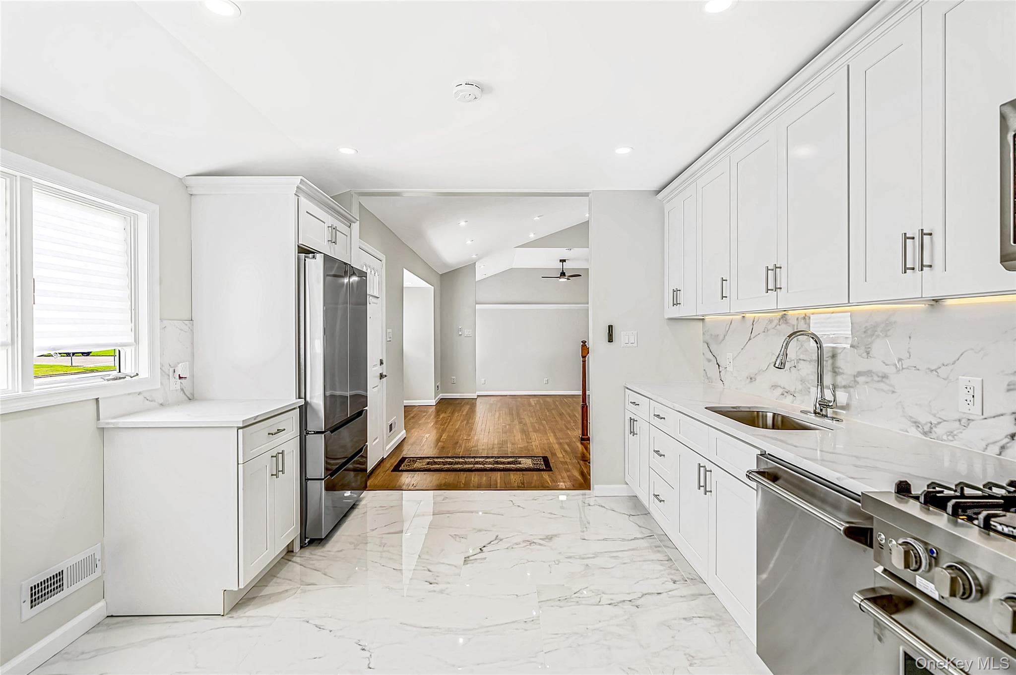 260 W 24th Street thumbnail 11