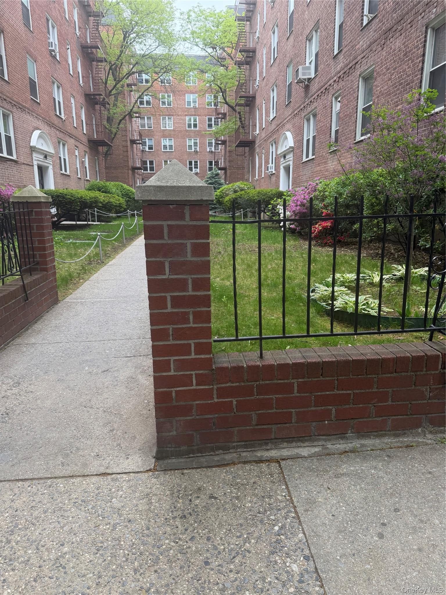 144-45 Sanford Ave Ave Unit: 3F thumbnail 2