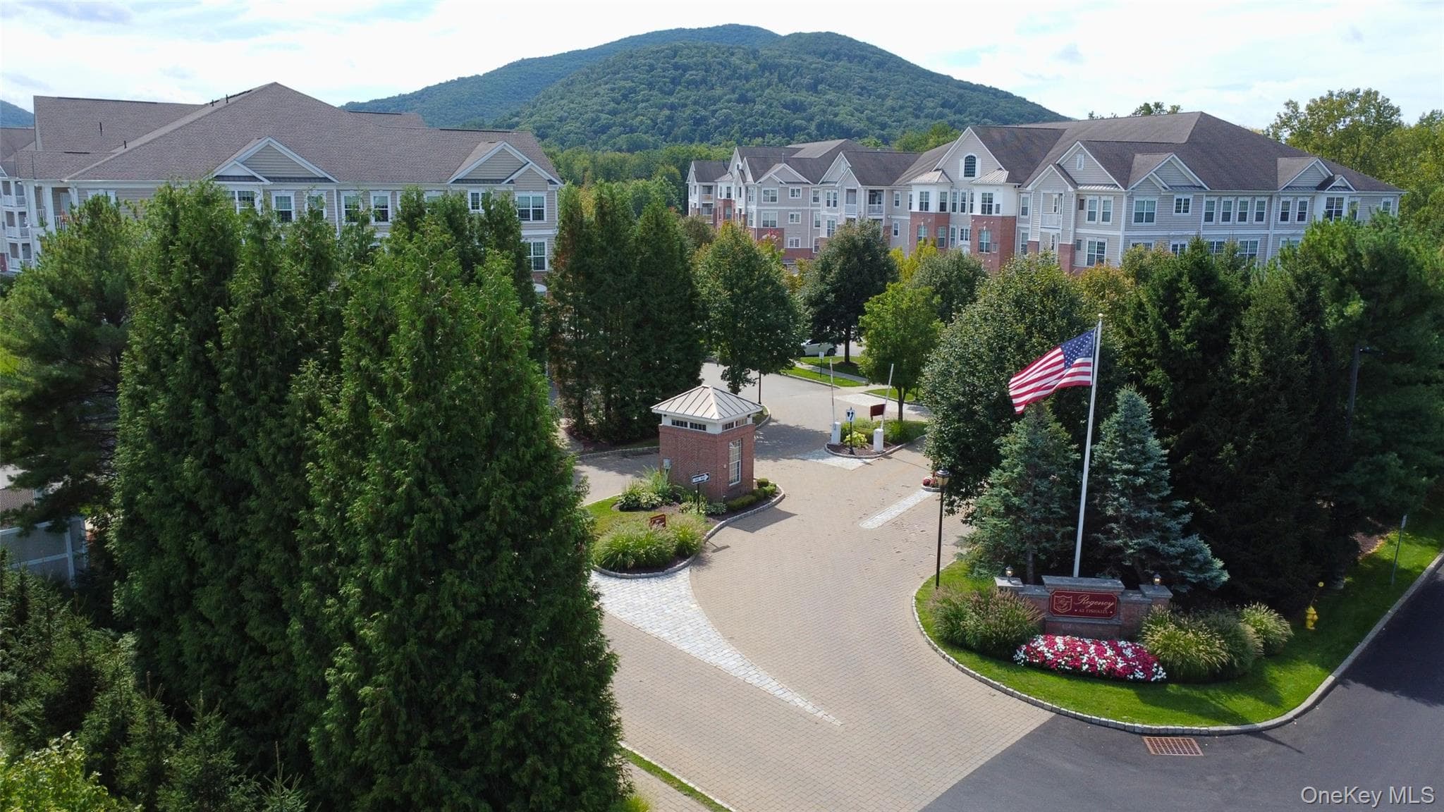 621 Regency Drive thumbnail 31
