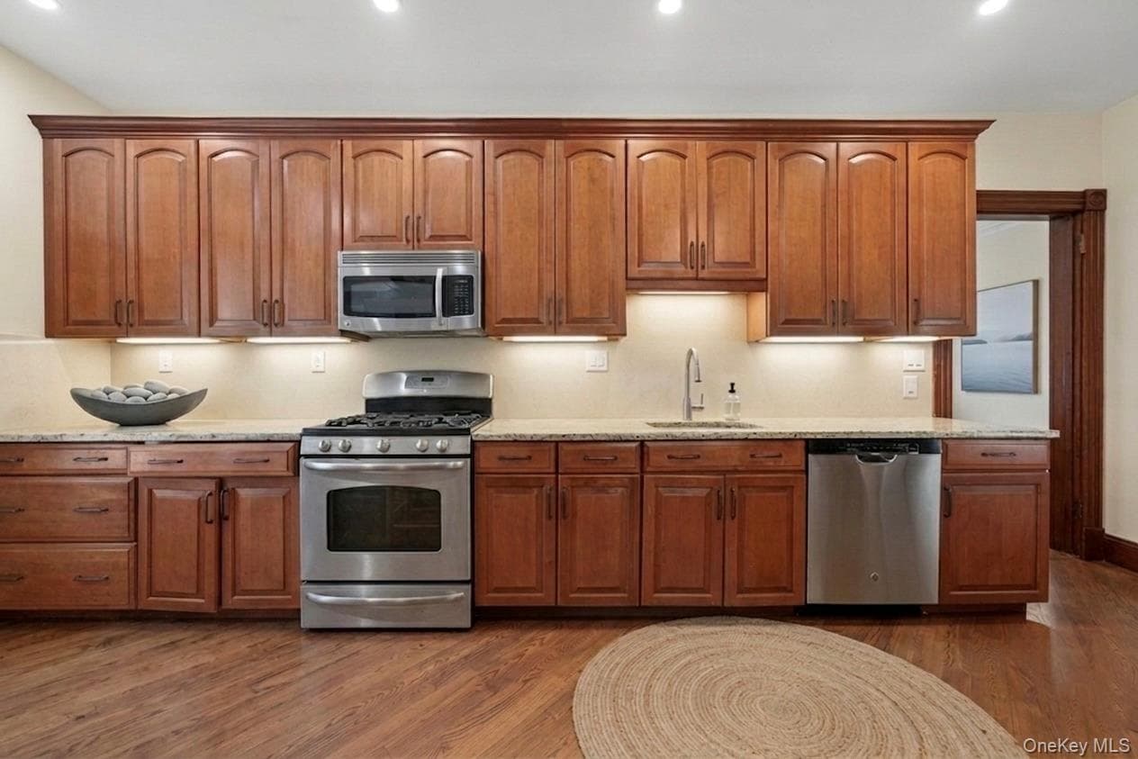 83 Edgemere Avenue thumbnail 4
