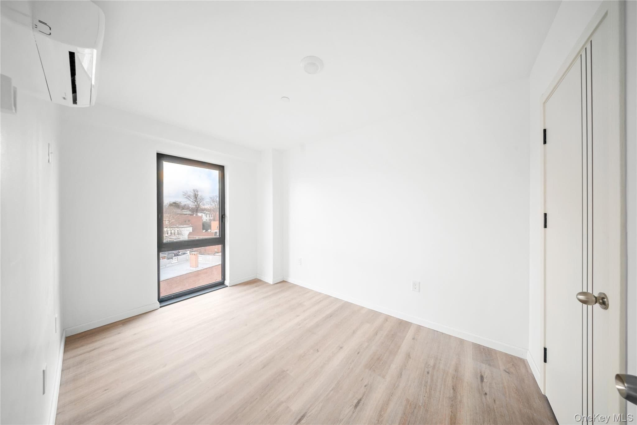 70-40 45 Avenue Unit: 6I thumbnail 6