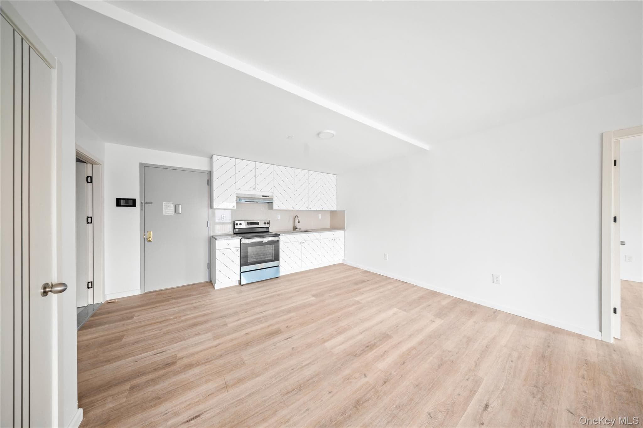 70-40 45 Avenue Unit: 6I thumbnail 4
