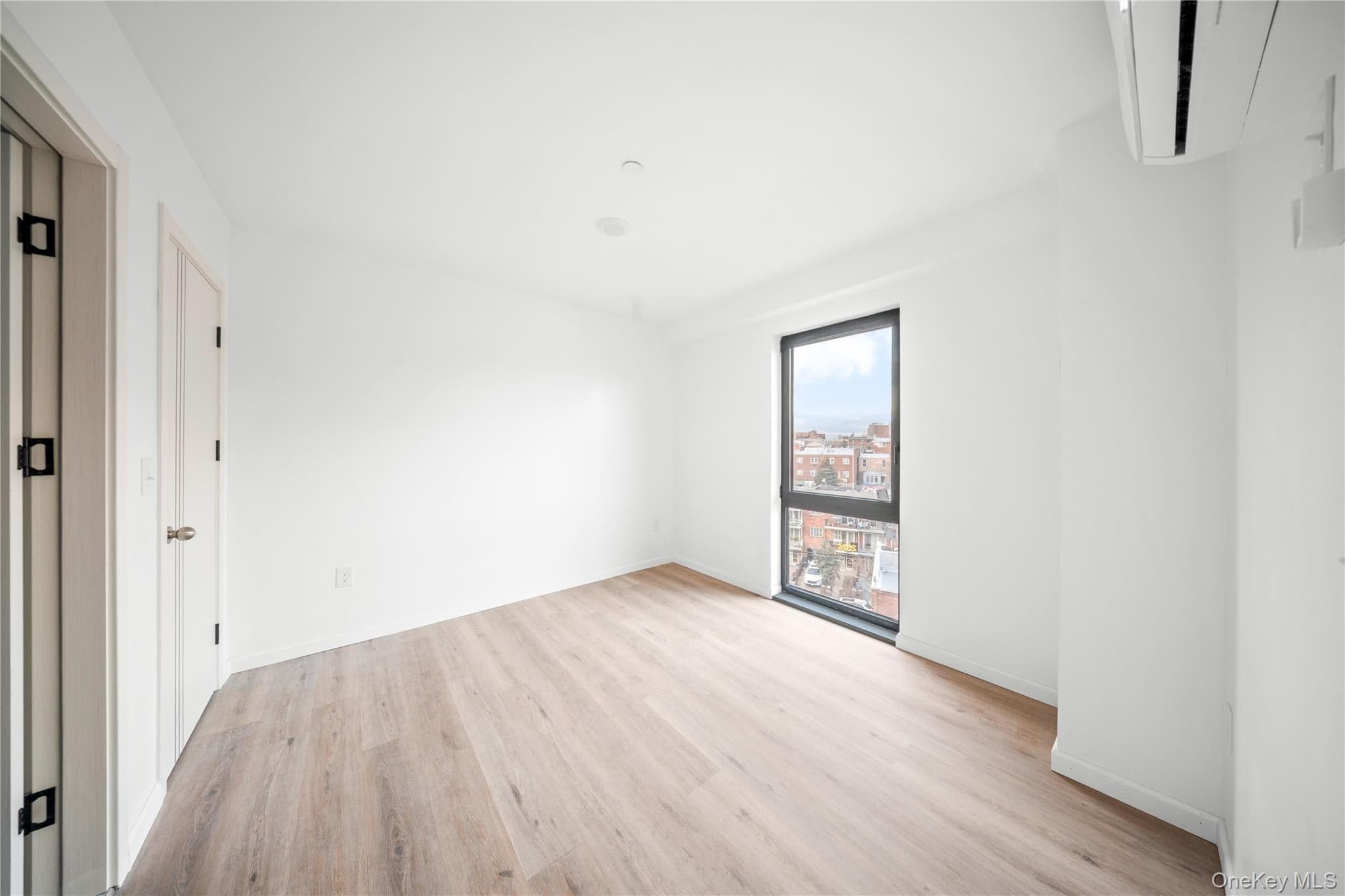 70-40 45 Avenue Unit: 6I thumbnail 7