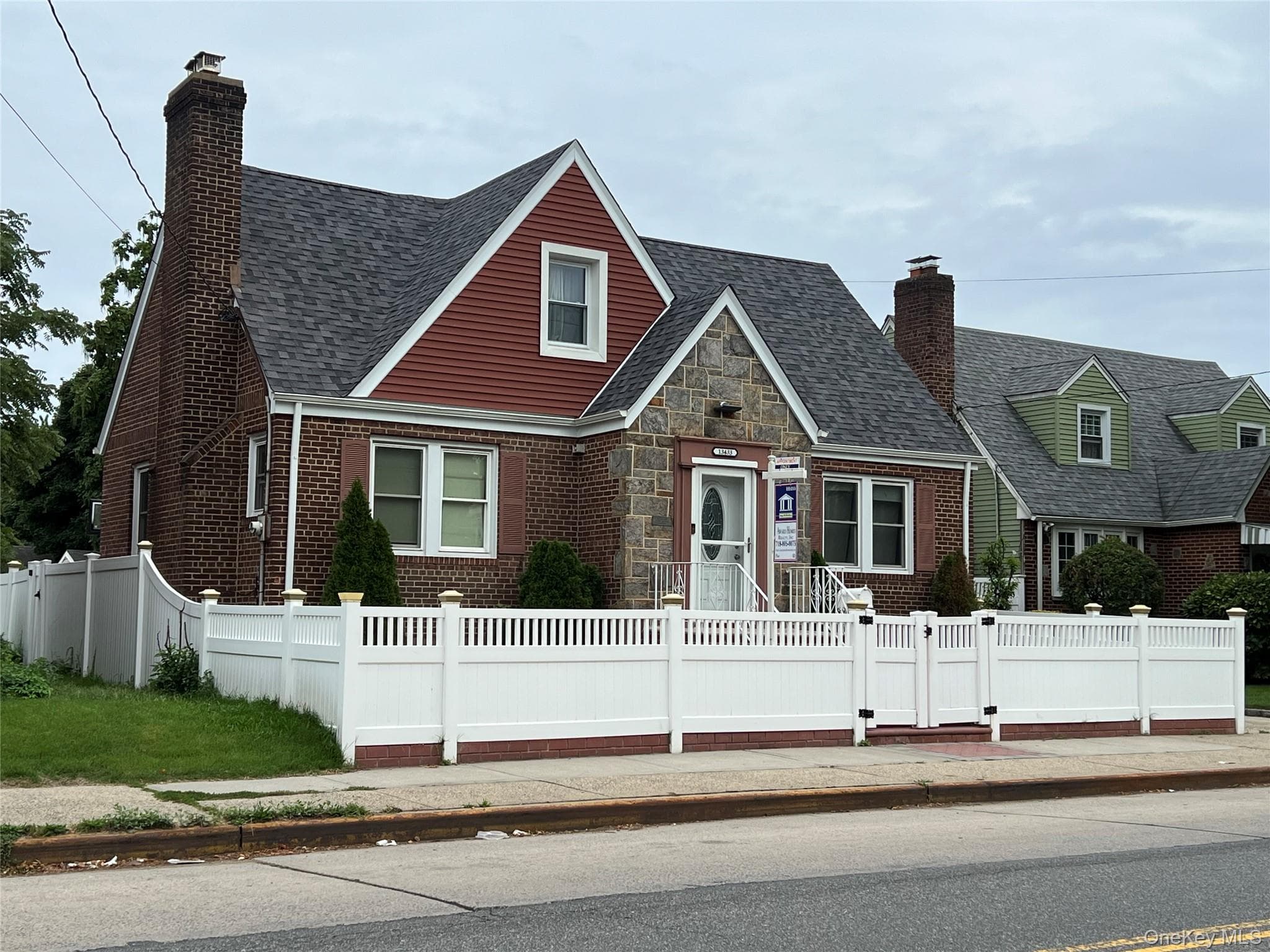 134-33 Hook Creek Boulevard thumbnail 2