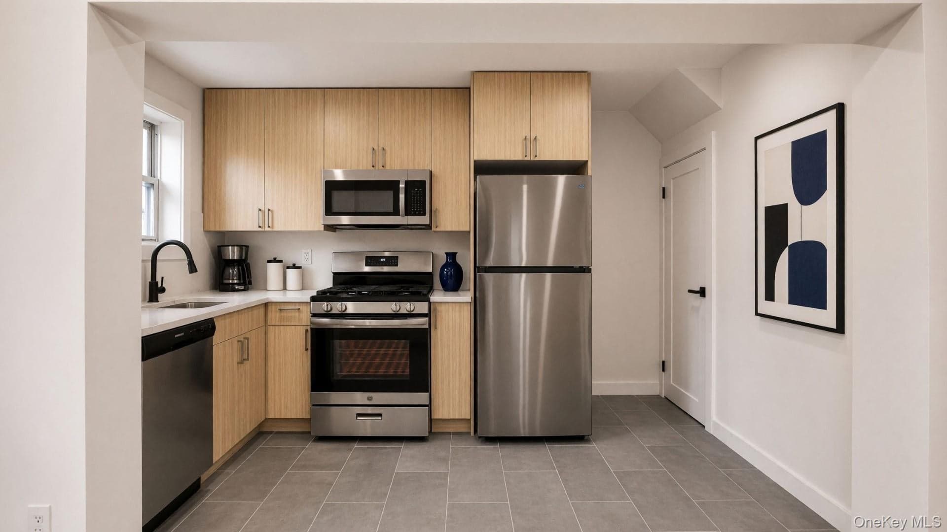 4135 Murdock Avenue thumbnail 5