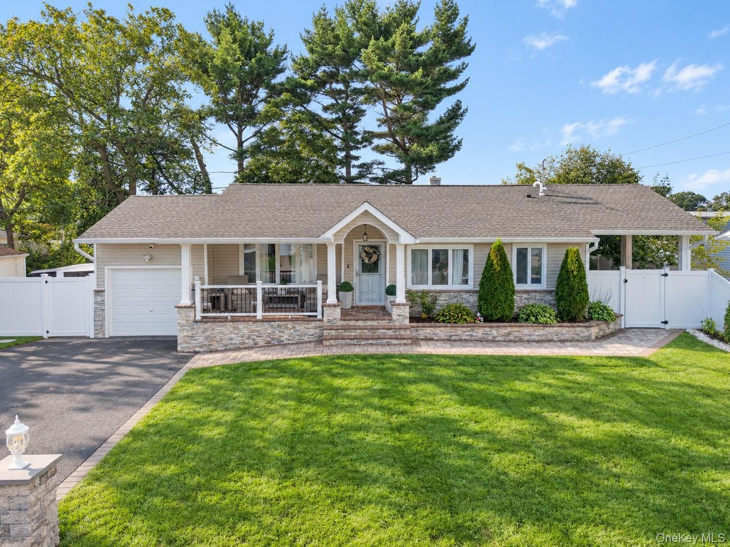 42 Blue Jay Drive, Brentwood