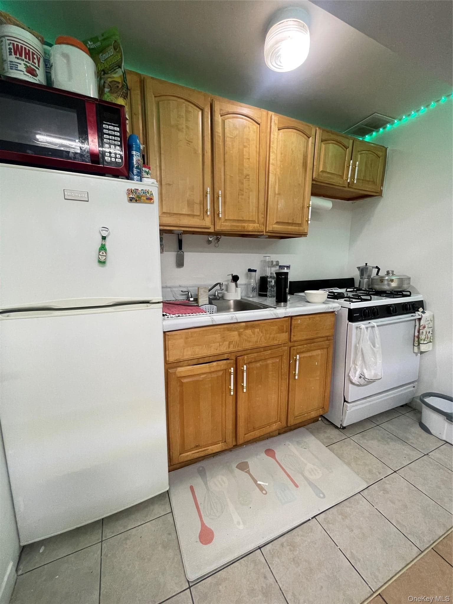 2730 Kingsbridge Terrace thumbnail 9