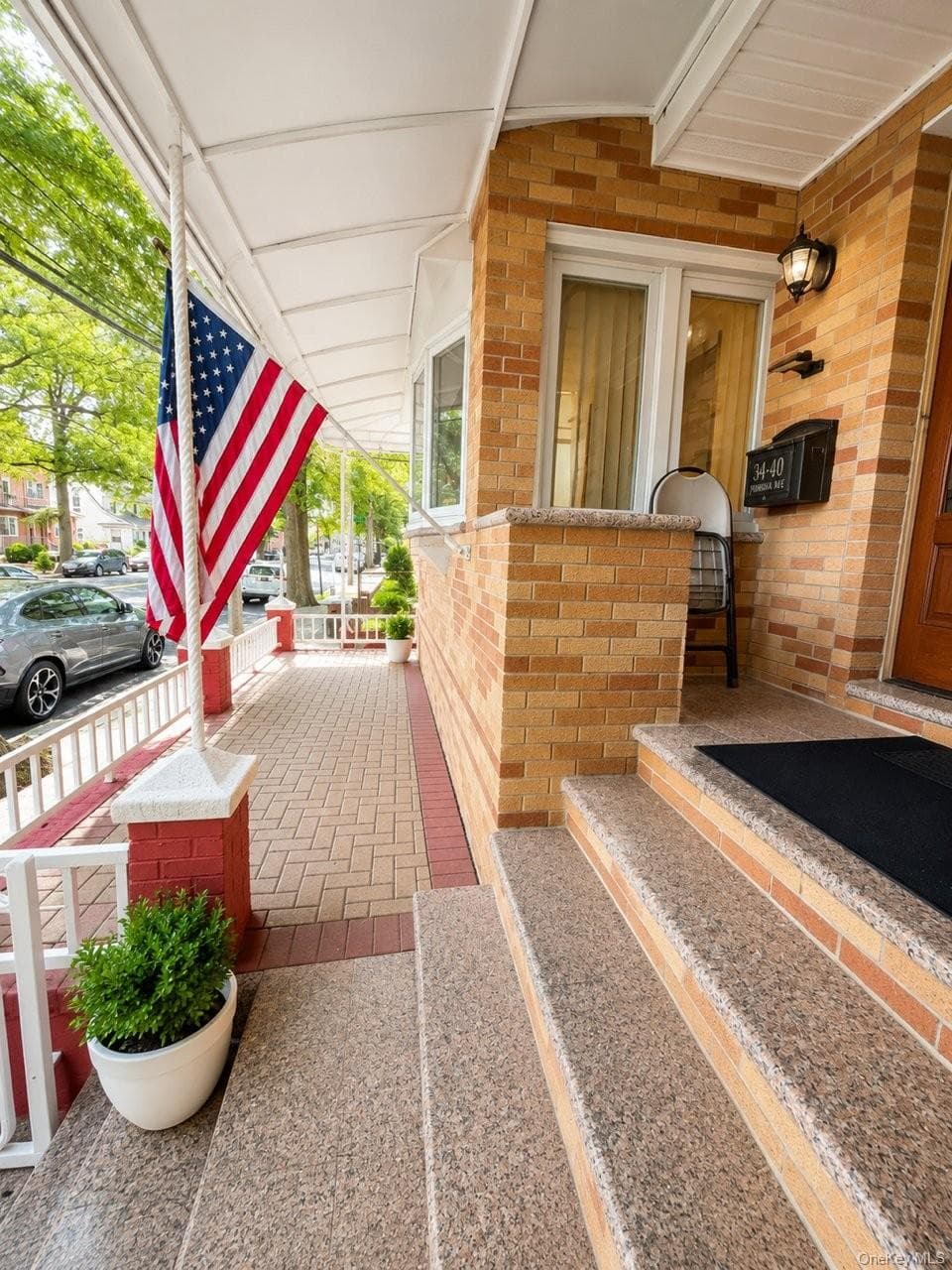 9440 Springfield Boulevard thumbnail 5