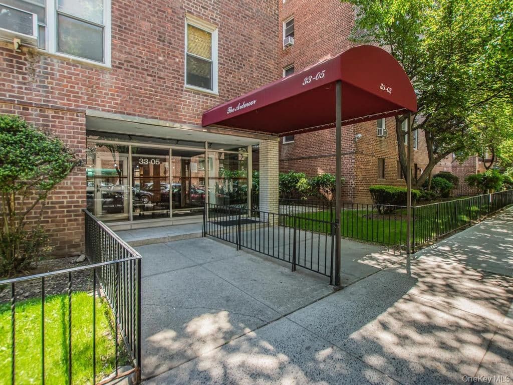 3305 92nd Street Unit: 1B, Jackson Heights