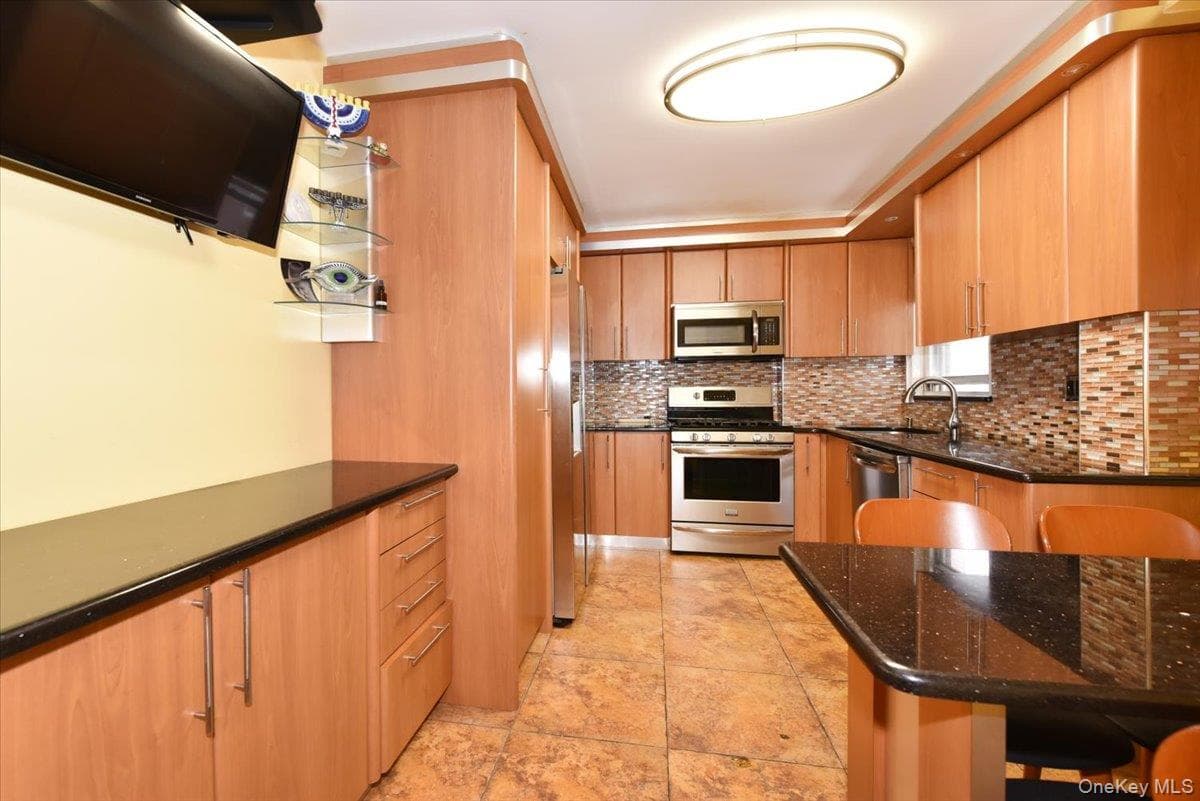 9737 63rd Road Unit: 10E thumbnail 16