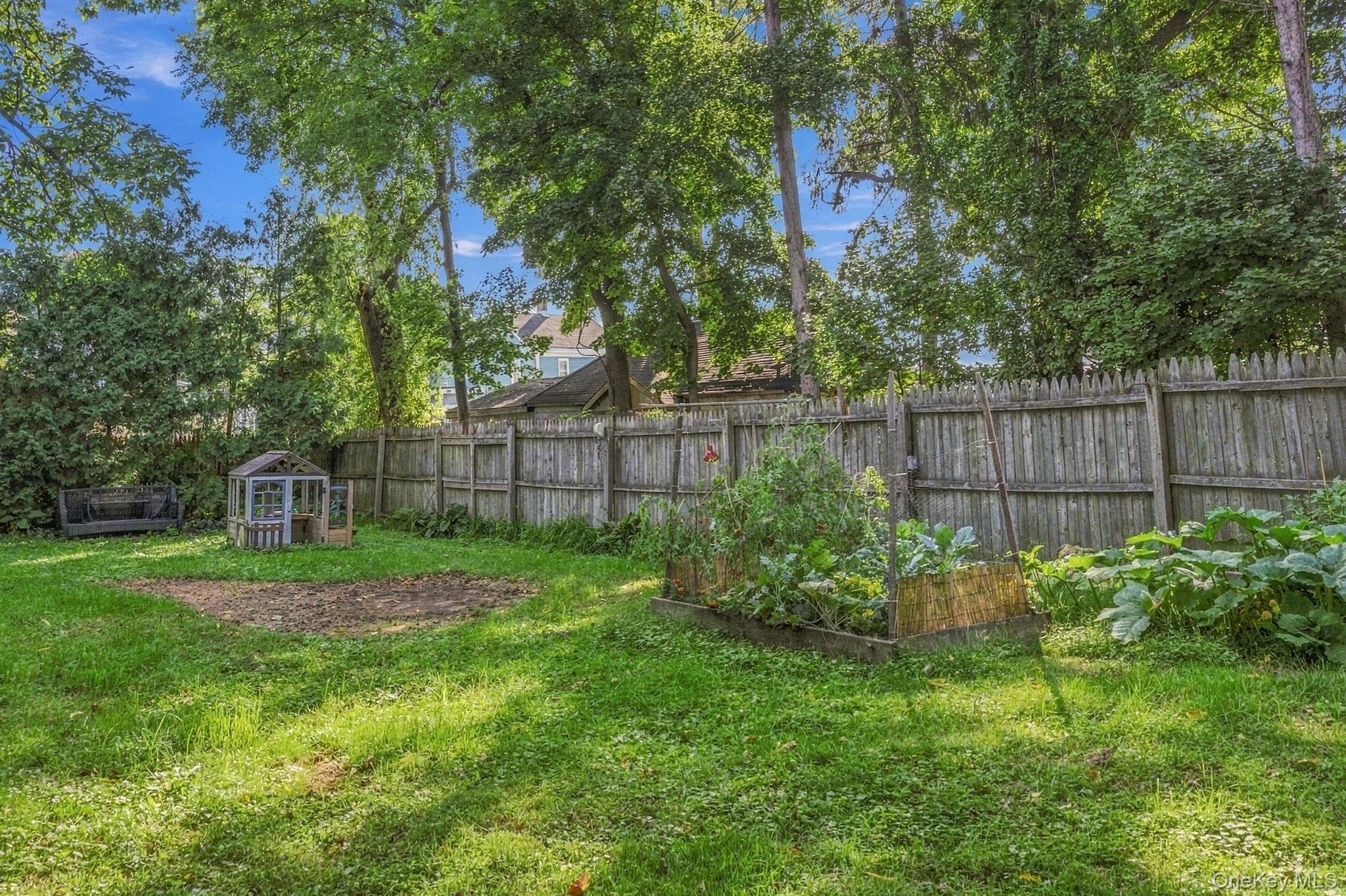 209 Gidney Avenue thumbnail 25