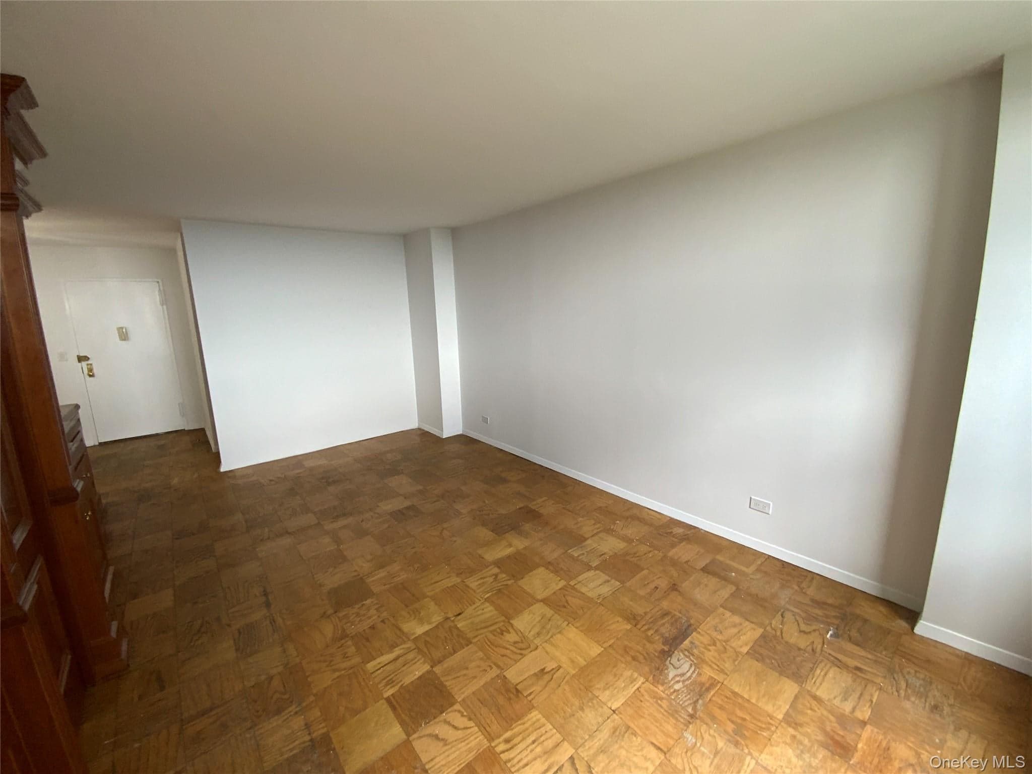 26910 Grand Central Parkway Unit: 27Z thumbnail 3