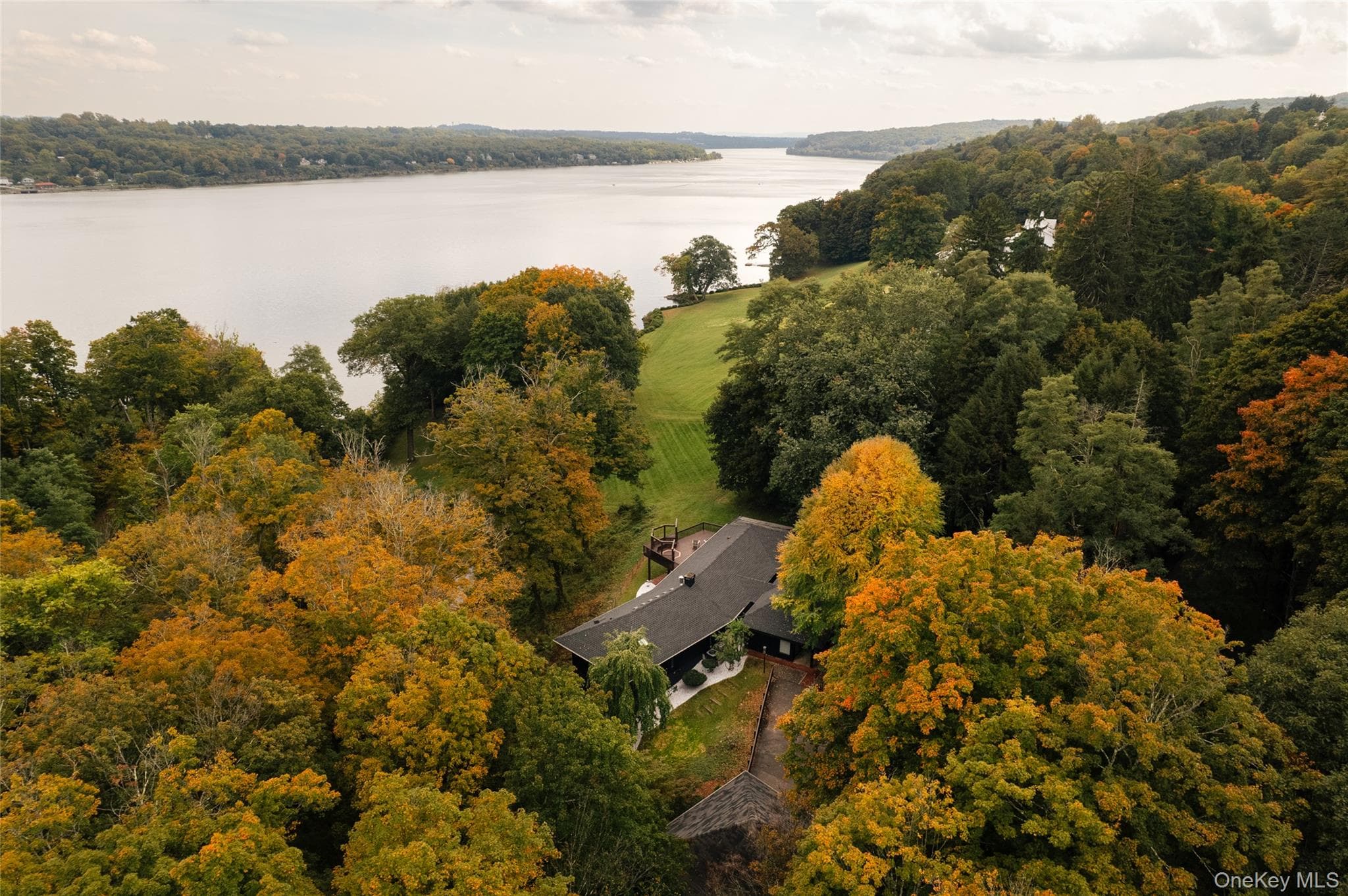 62 Floyd Ackert Road, West Park