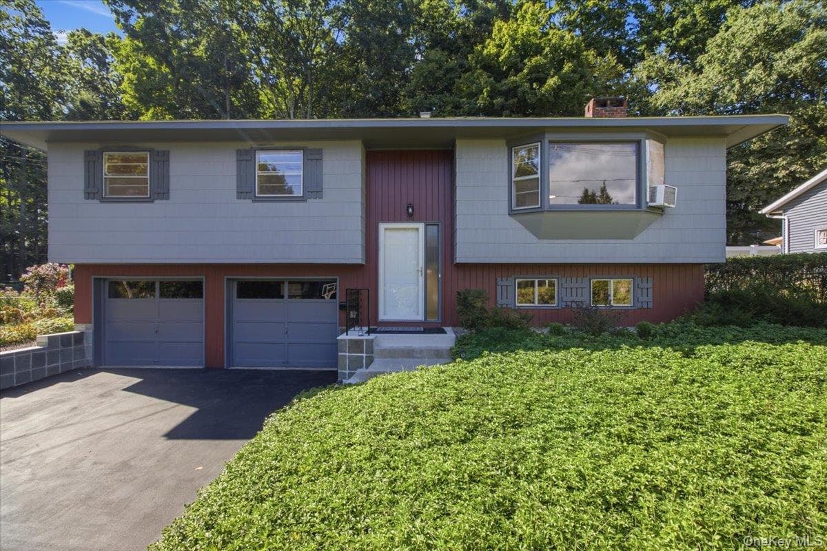 66 Lamb Avenue thumbnail 3