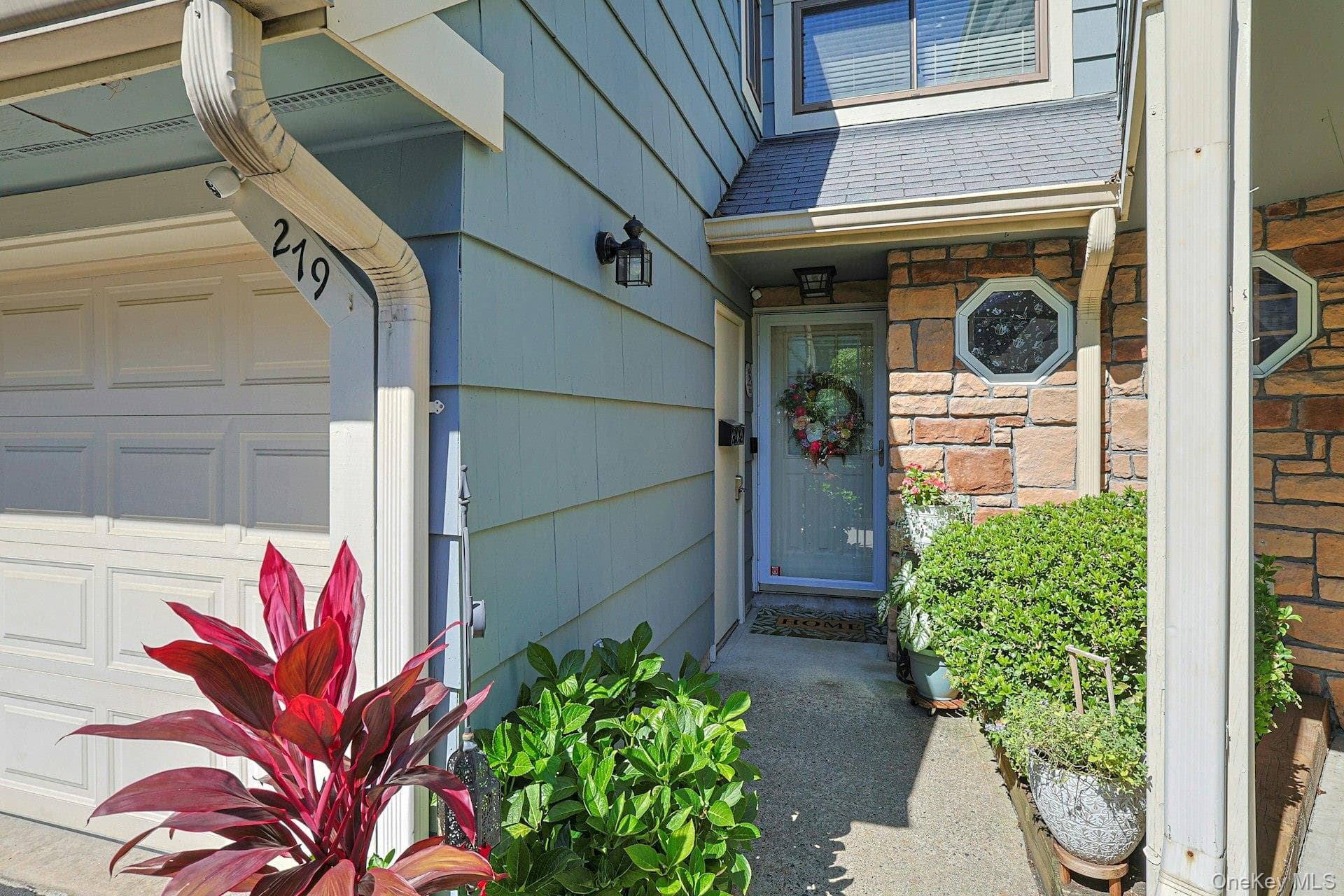 279 Treetop Circle, Nanuet