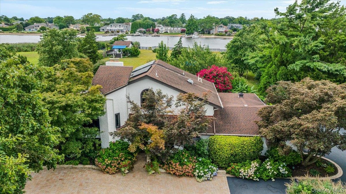 50 Cedar Lane photo 1