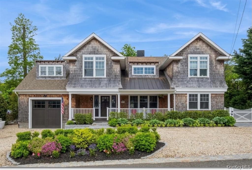 8 Hilltop Drive, Bayville