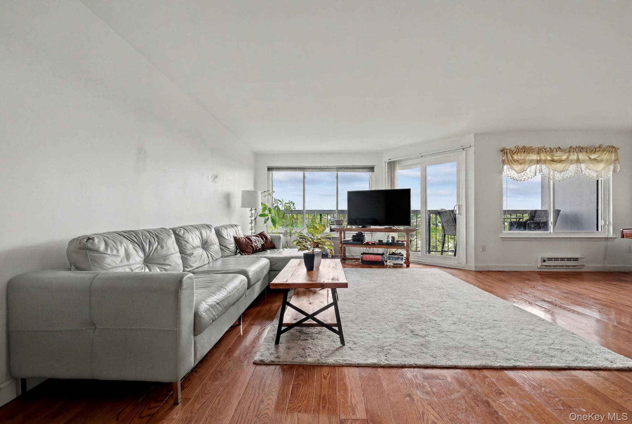 500 High Point Drive Unit: 810 thumbnail 11