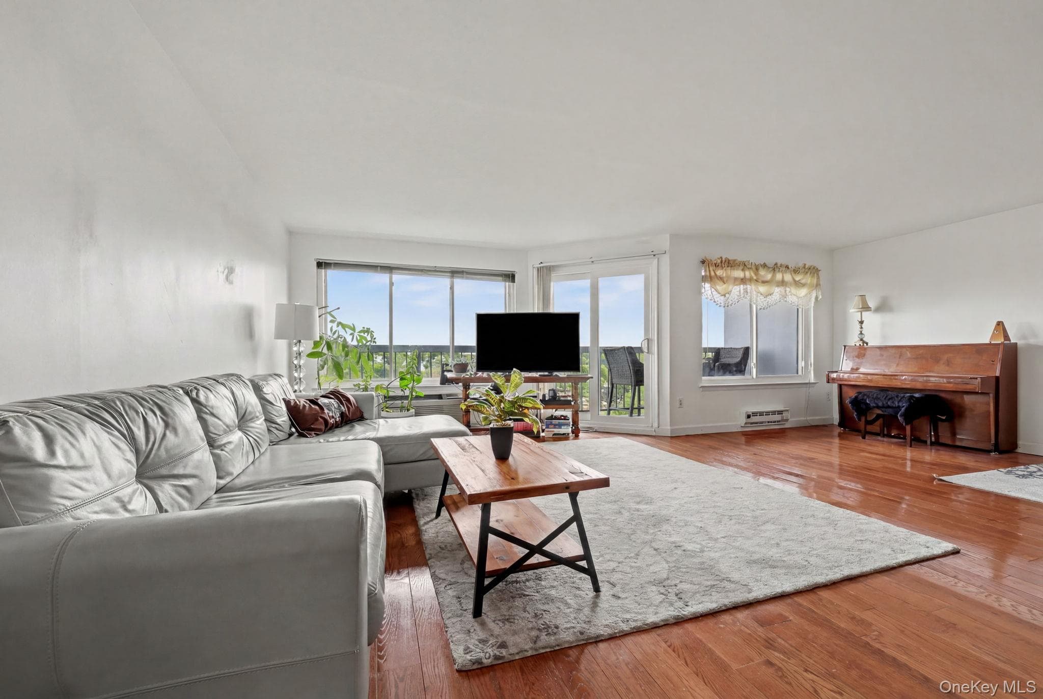 500 High Point Drive Unit: 810 thumbnail 12