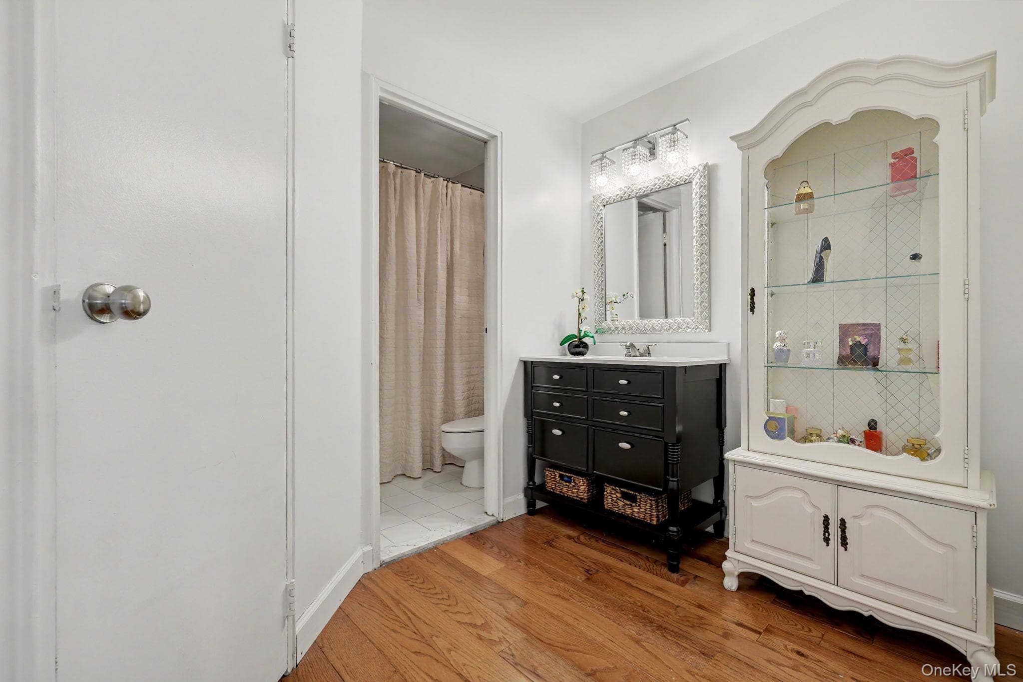 500 High Point Drive Unit: 810 thumbnail 33