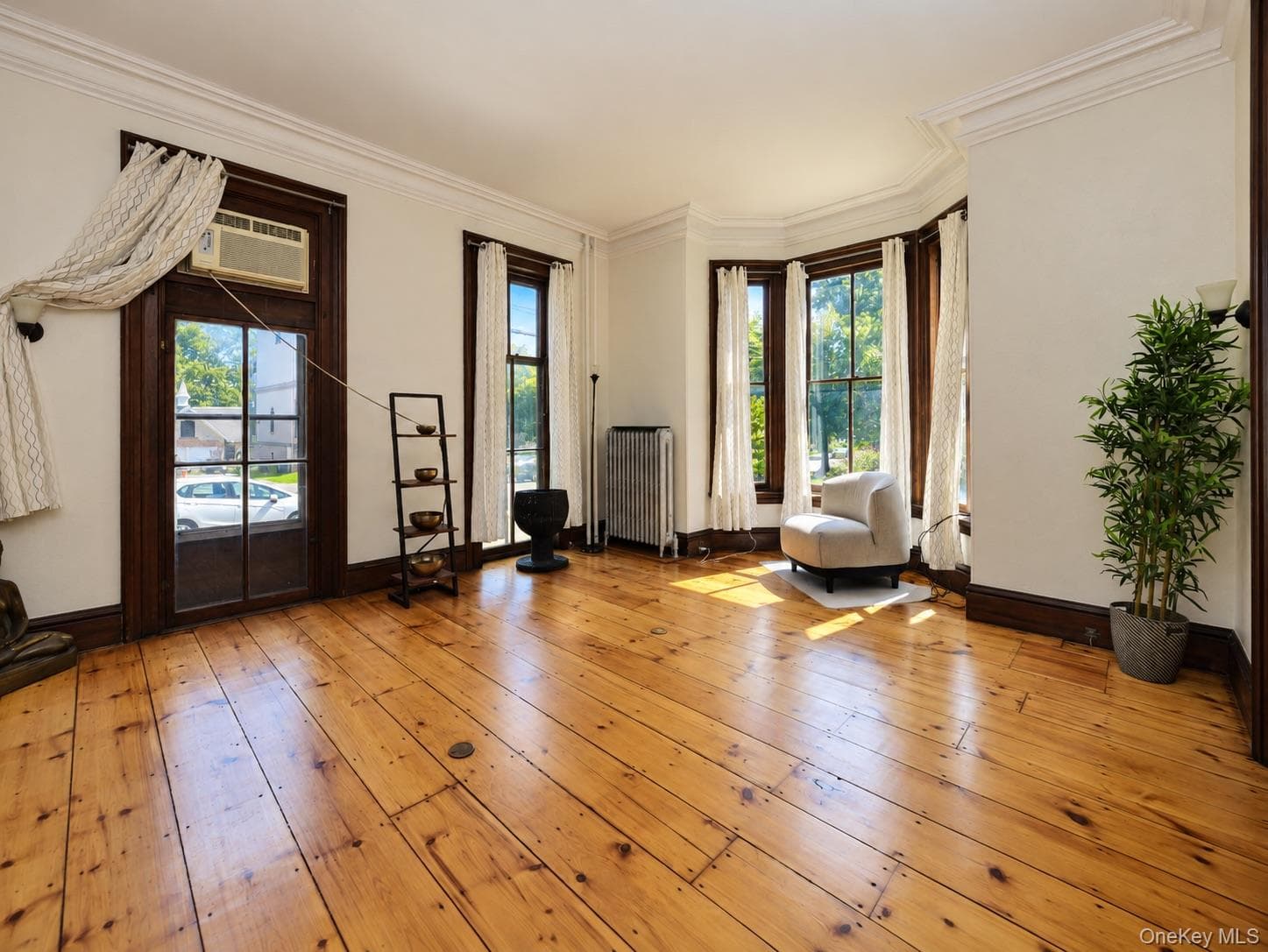 197 Grand Street thumbnail 3