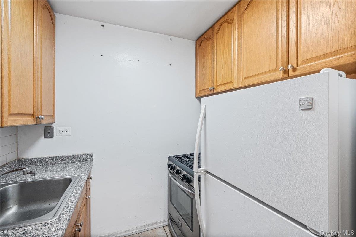 17-85 215 Street Unit: 5L thumbnail 13