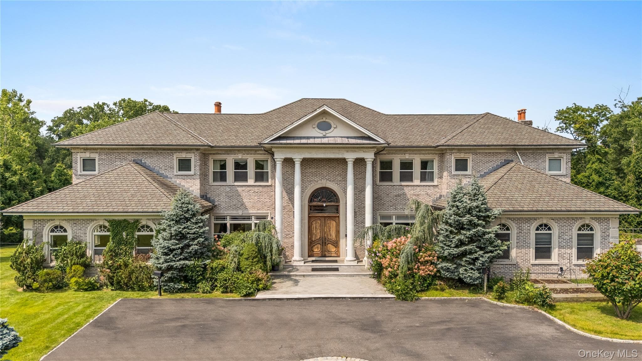 3 Valentine Farm Court, Old Brookville