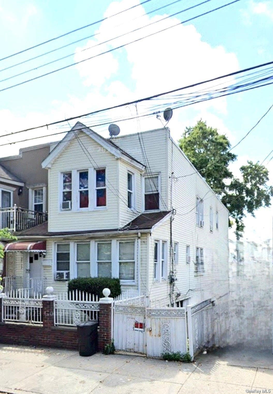 86-12 123rd Street, Richmond Hill North