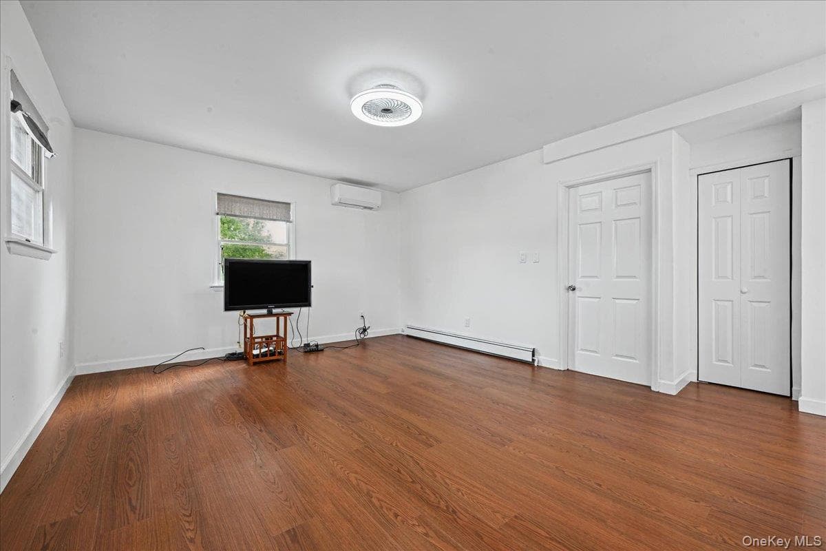 132 Commonwealth Drive thumbnail 14