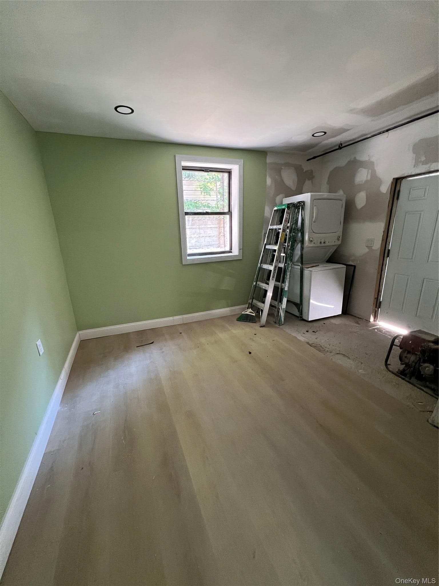 2854 Briggs Avenue thumbnail 8