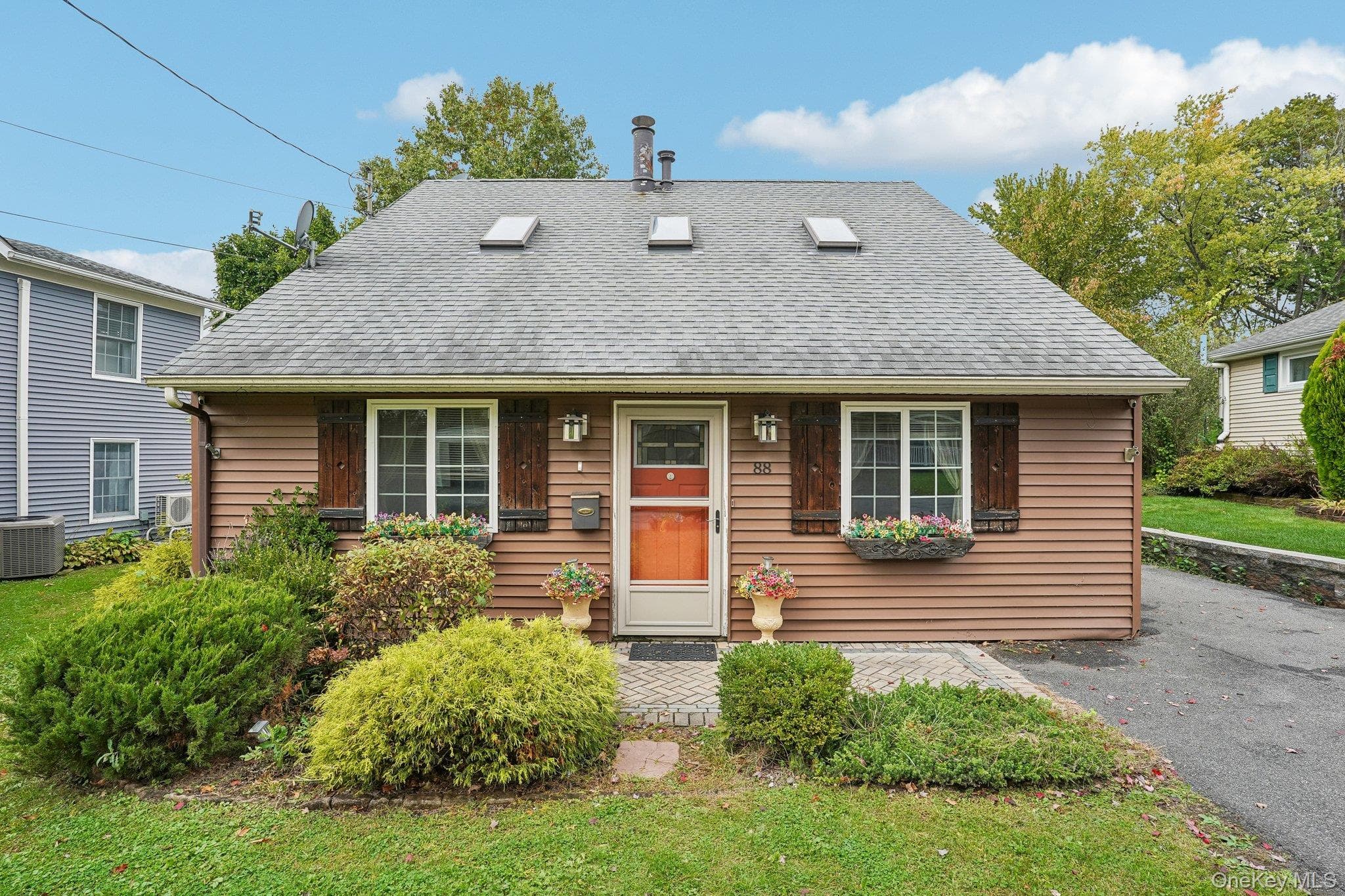 88 Golden Hill Avenue, Goshen