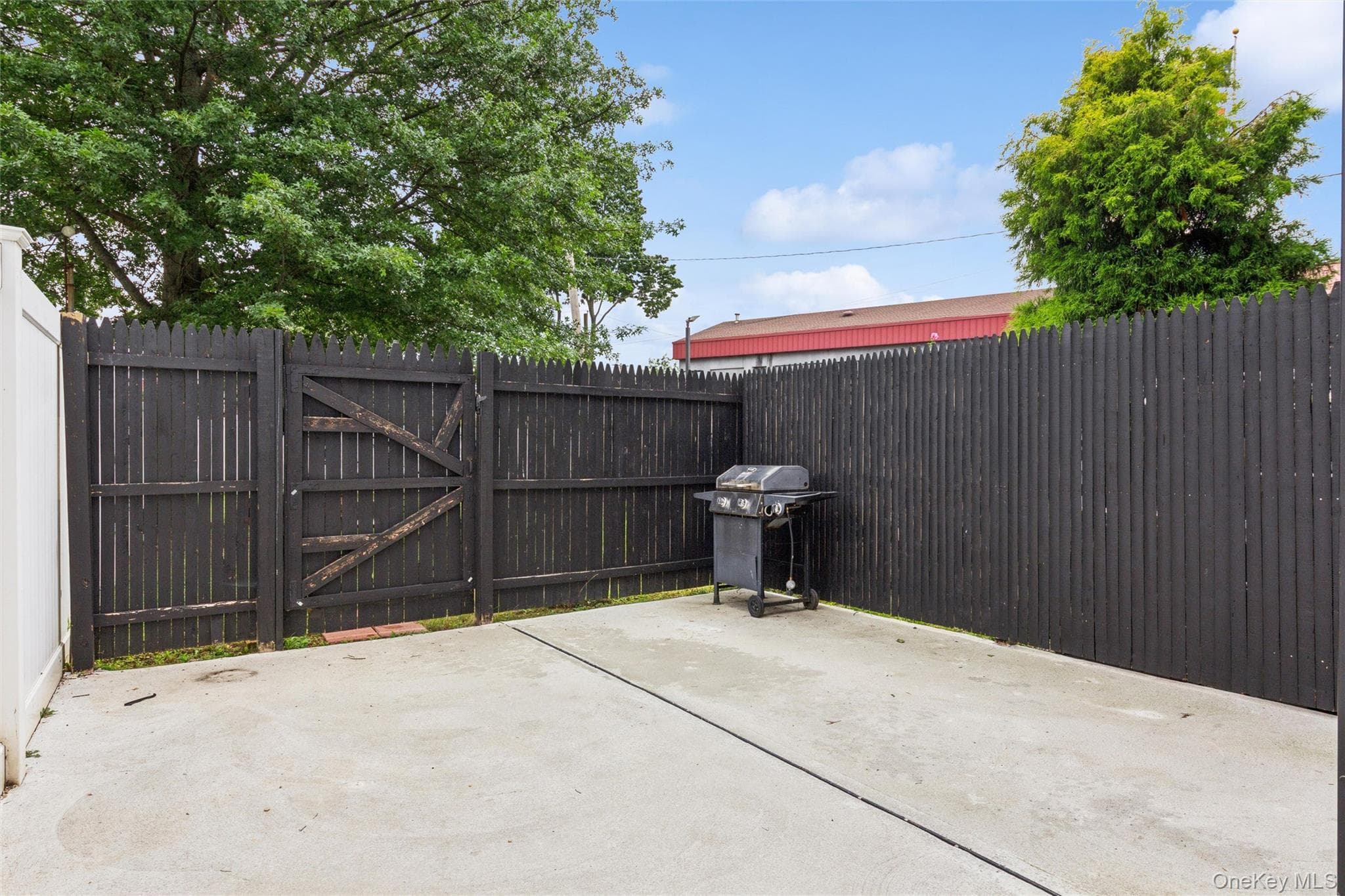 301 Merrick Avenue thumbnail 18