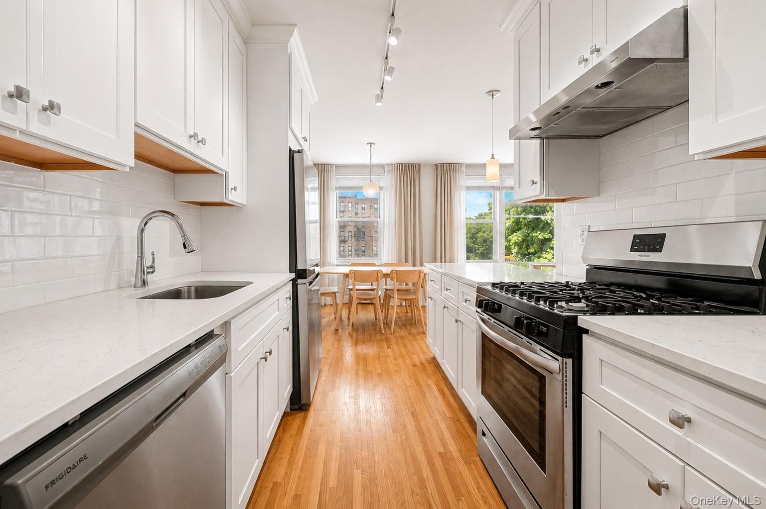 91 Van Cortlandt Avenue Unit: 6E thumbnail 3