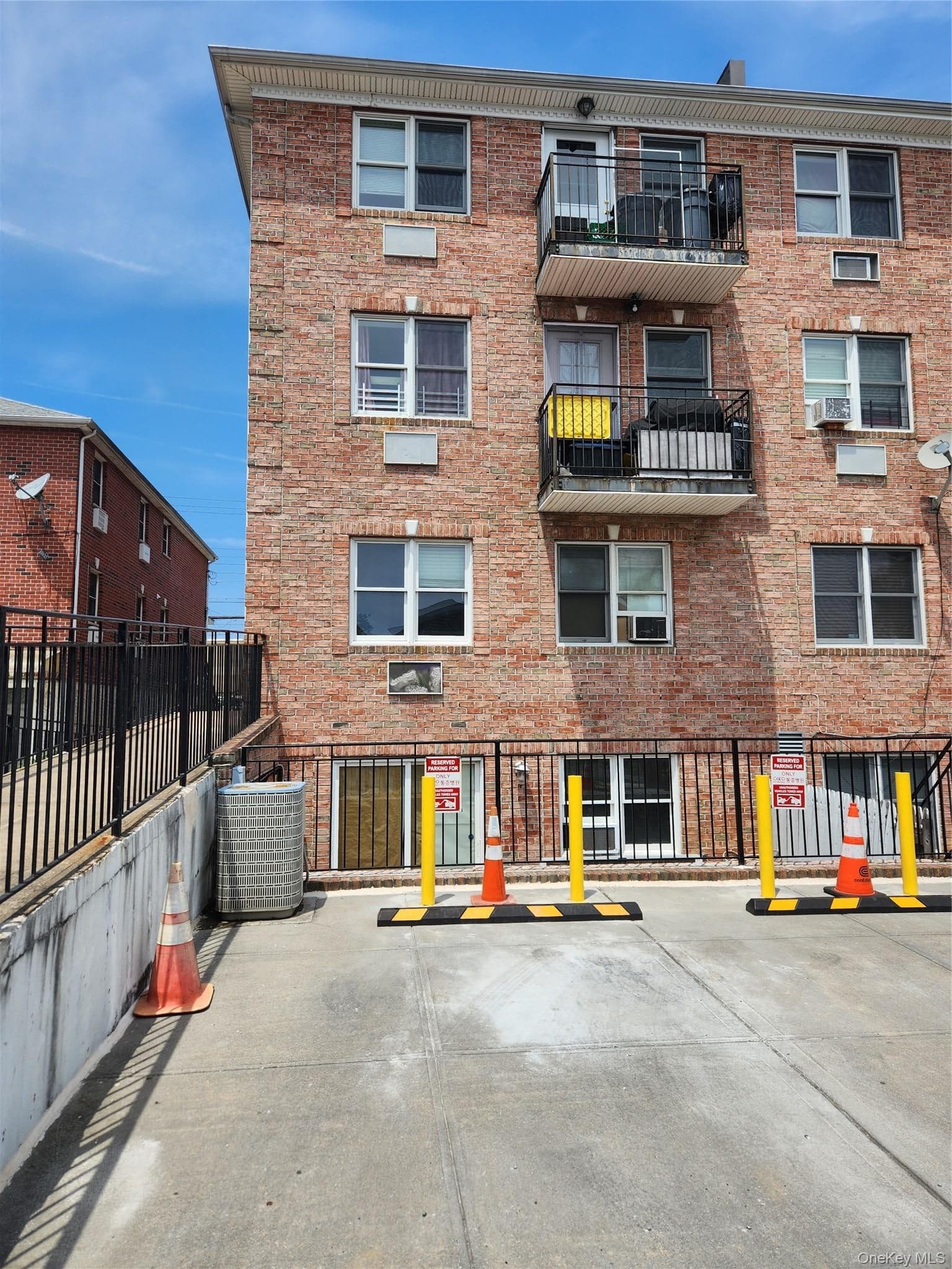 199-04 47 Avenue thumbnail 5