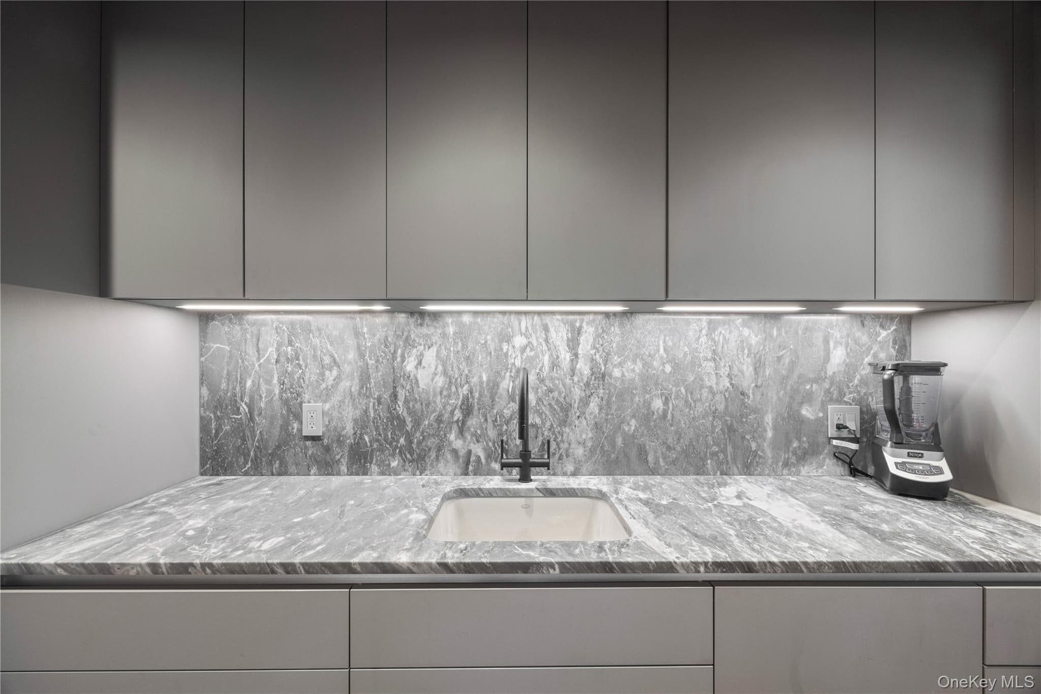 547 W 47th Street Unit: 509 thumbnail 9