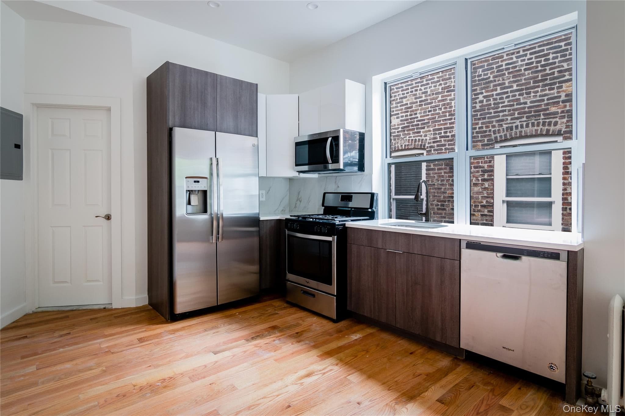 1501 Teller Avenue thumbnail 3